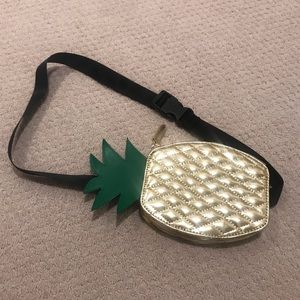 DONATING TMRW NWOT FOREVER 21 Pineapple fanny pack